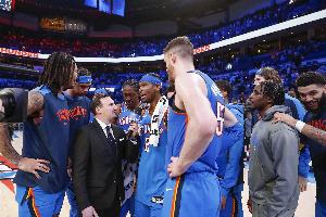 独一档的球队！卫冕冠军雷霆豪取4连胜&12胜1负继续领跑全联盟